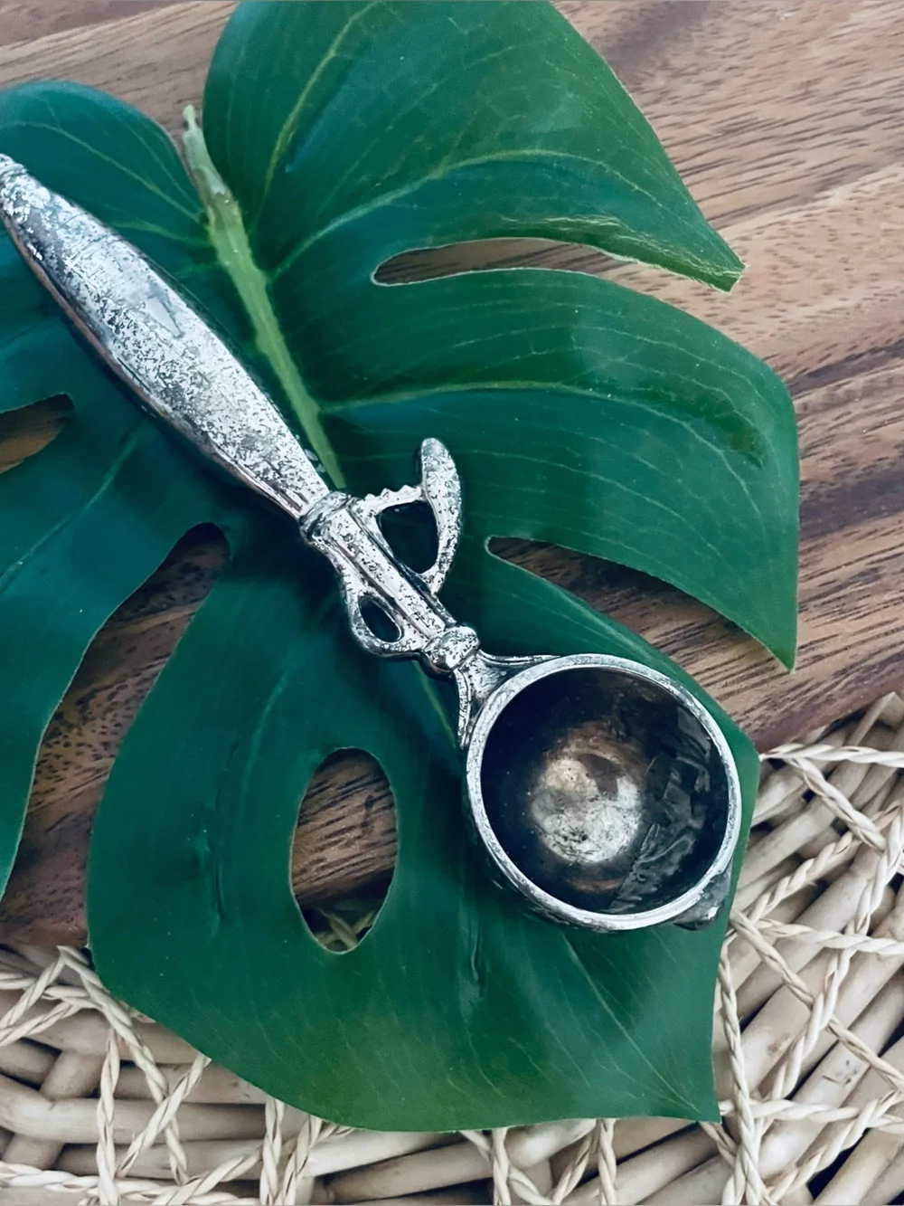 PartyLite vintage silver plated ice cream scoop candle snuffer with tarnish